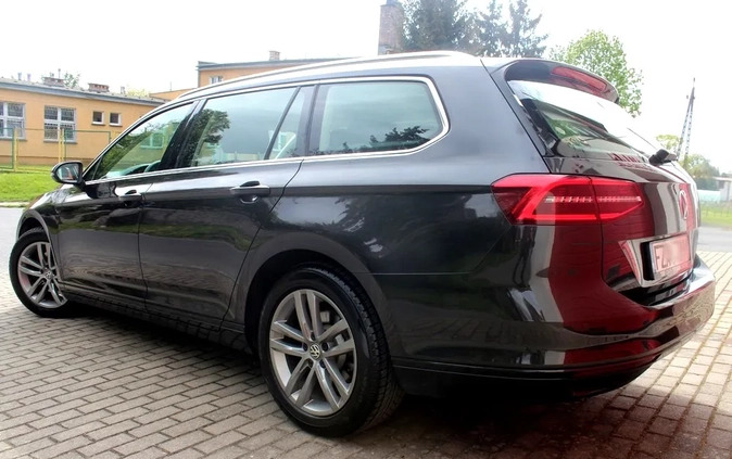 Volkswagen Passat cena 81900 przebieg: 164000, rok produkcji 2019 z Legnica małe 742